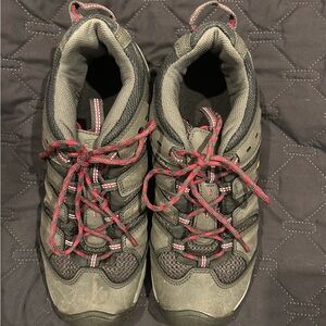 Keen waterproof hiking shoes